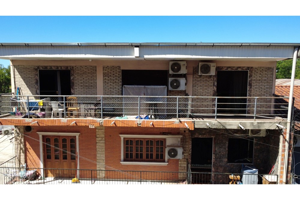 Edifício residencial e comercial à venda em Mariano Roque Alonso