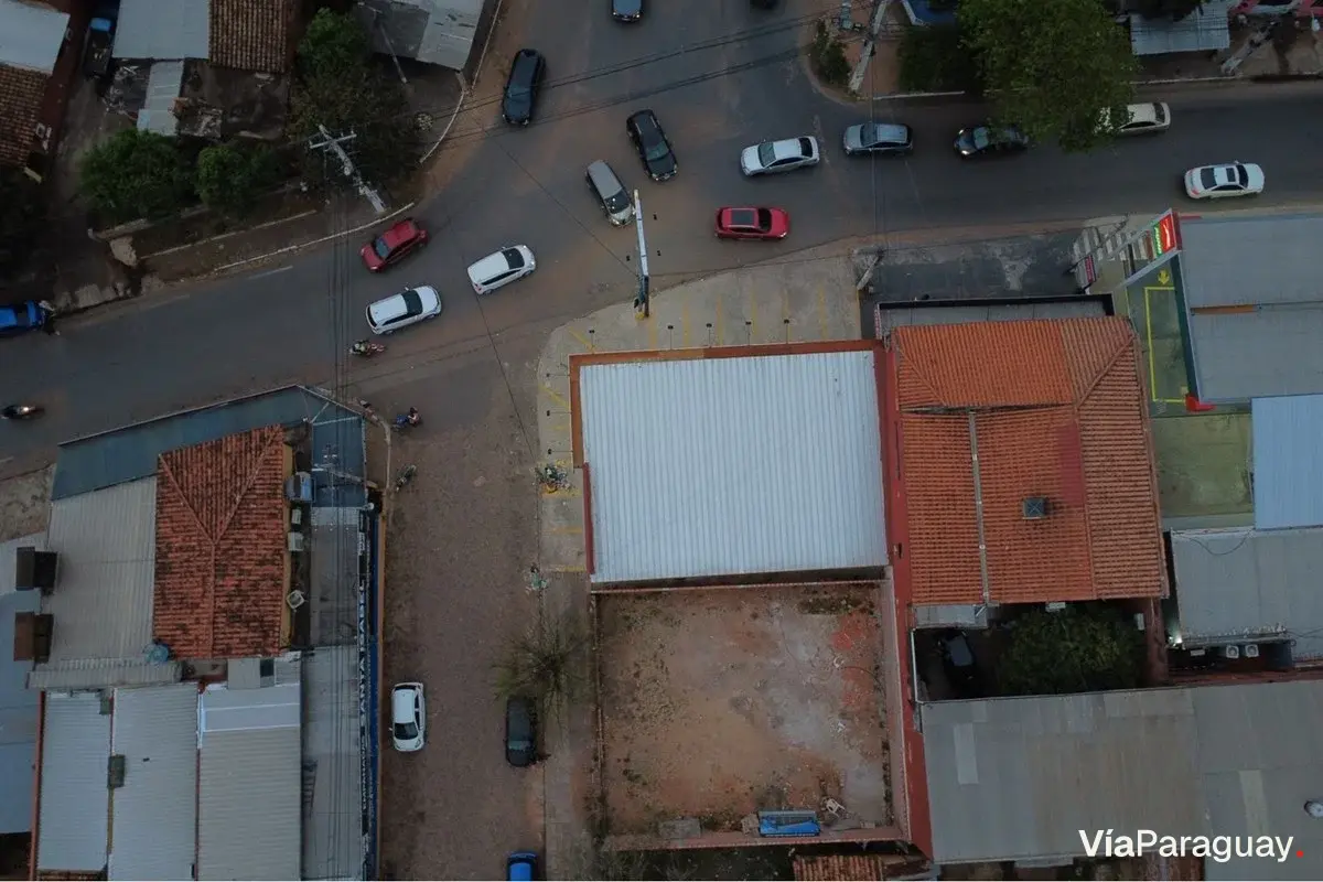 Esquina comercial à venda na Av. Bonifacio Ovando