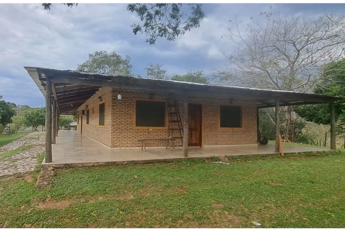 Estabelecimento pecuário de 70 ha à venda em Mbuyapey