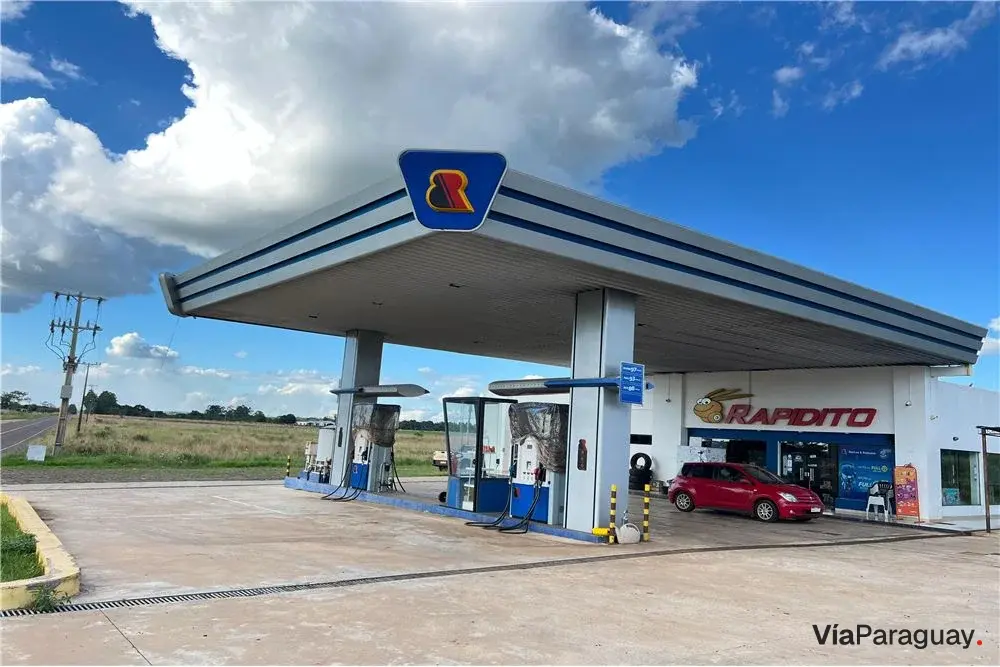 Posto de combustível à venda em San Pedro del Paraná, Itapúa