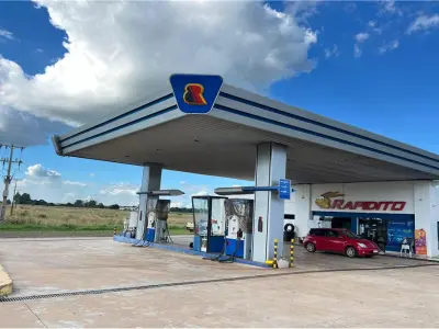Posto de combustível à venda em San Pedro del Paraná, Itapúa