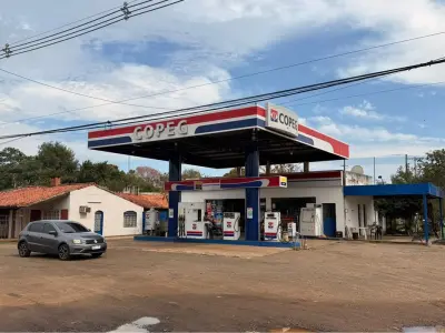 Posto de combustível e casa à venda em Coronel Oviedo