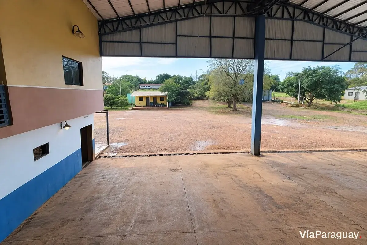 Galpón comercial e industrial en venta en Minga Guazú