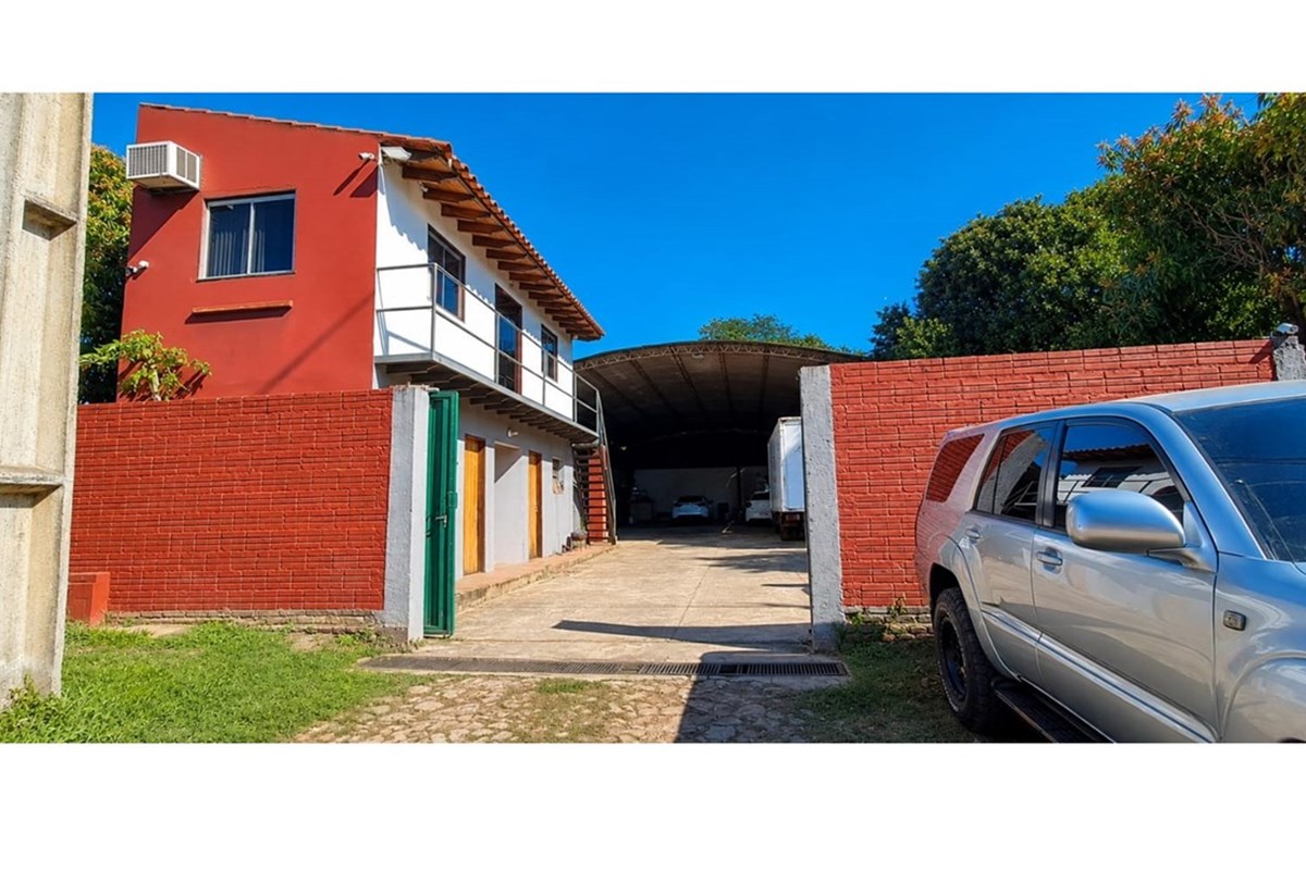 Galpón comercial en venta en Mariano Roque Alonso