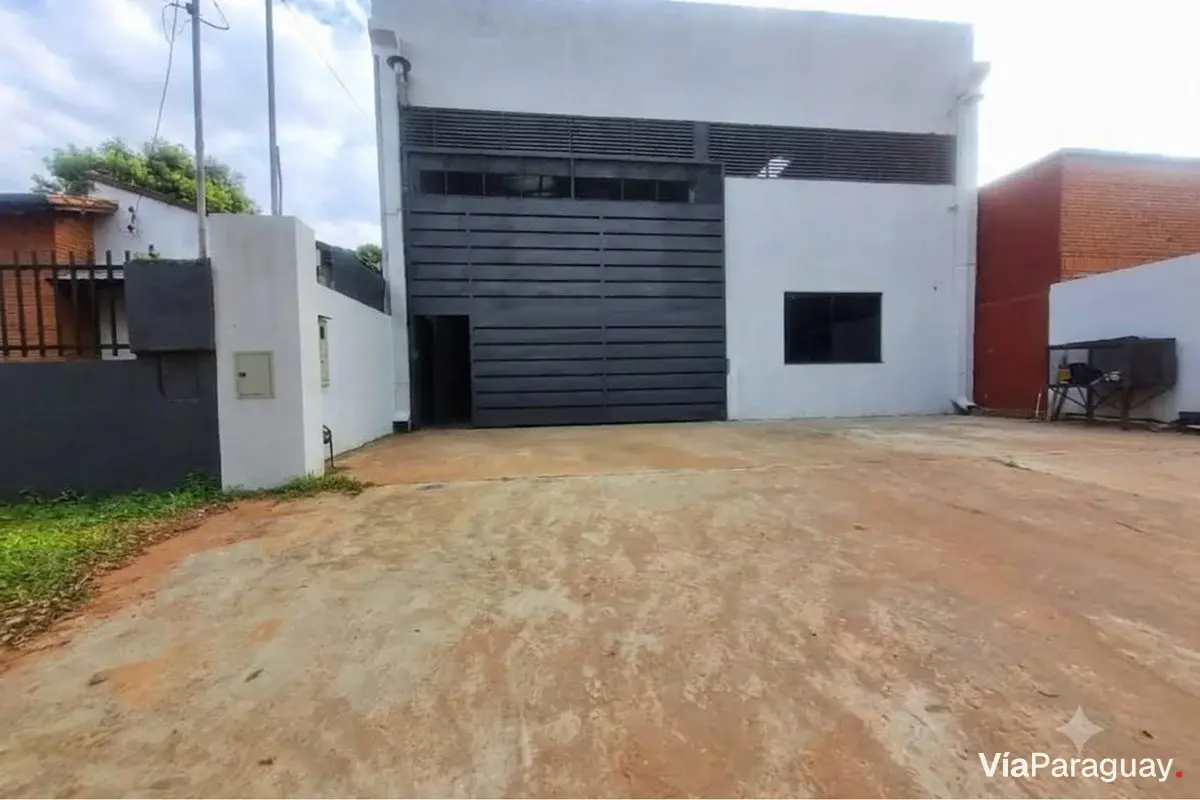 Galpón industrial en venta en Luque, Central