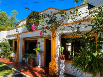 Traditional guesthouse for sale in Ayolas, Misiones