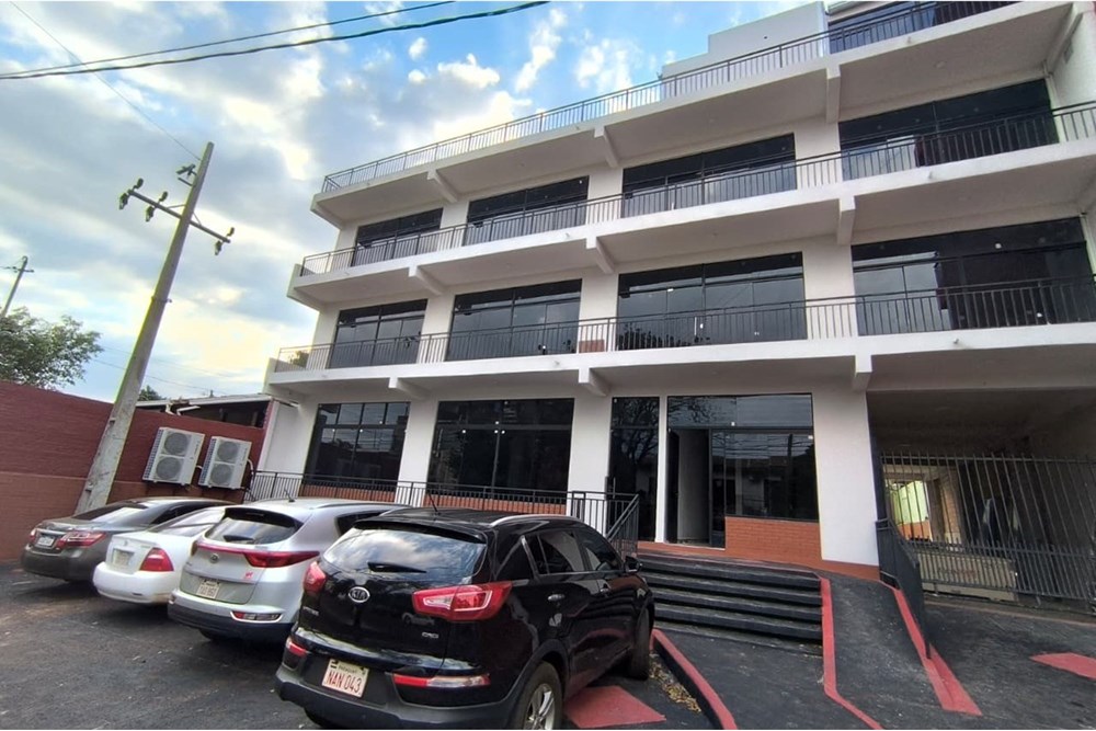 Local comercial para alugar, novo, em Catedral, Encarnación
