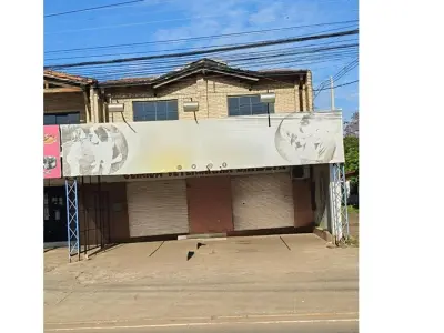 Espaço comercial com 2 apartamentos à venda em Reducto