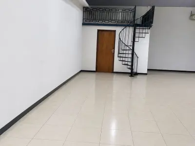 Salão comercial com depósito para alugar em Reducto, San Lorenzo