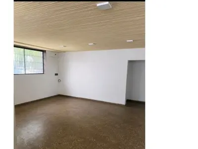 Commercial space for rent in Pettirossi, Asunción