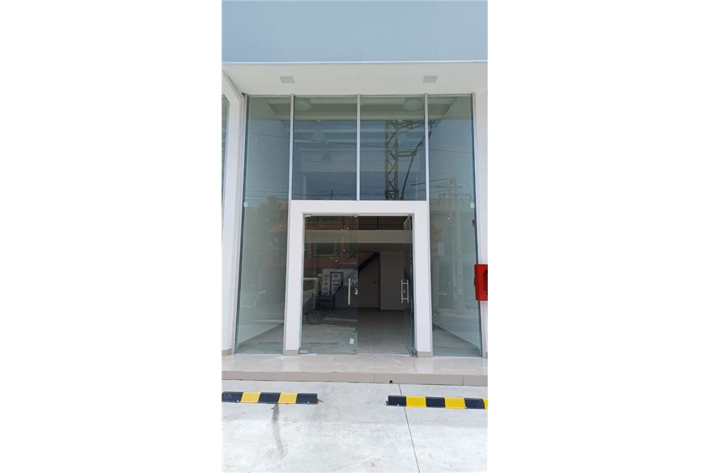 Commercial unit for rent in Ycuá Satí, Asunción