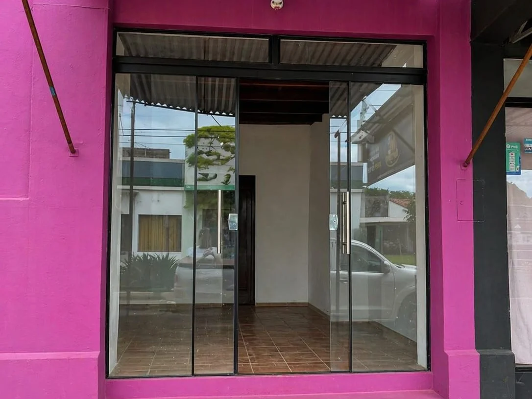 Local comercial en alquiler sobre Constitución Nacional, Encarnación