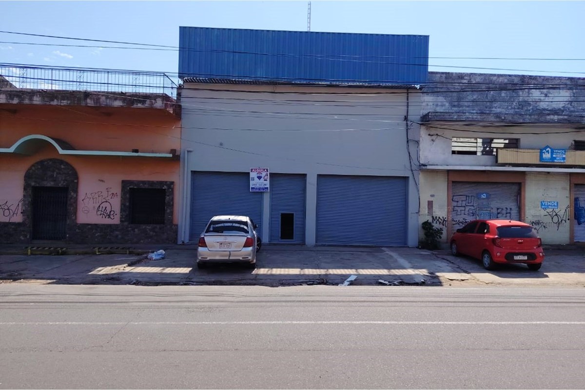 Local comercial en alquiler sobre Eusebio Ayala - 300 m²