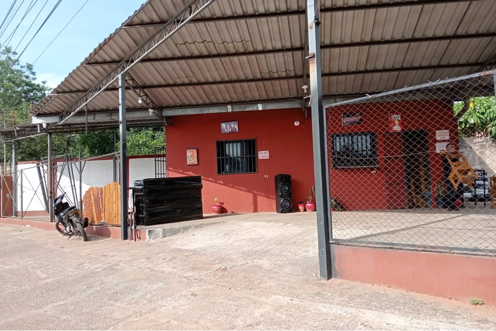 Local comercial à venda em esquina na Acceso Sur, Ñemby