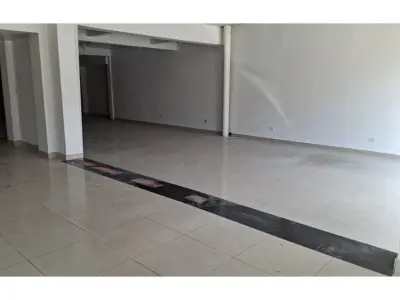 Local comercial en venta sobre Avda. Eusebio Ayala
