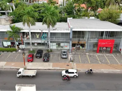 Local comercial en venta sobre Avenida España