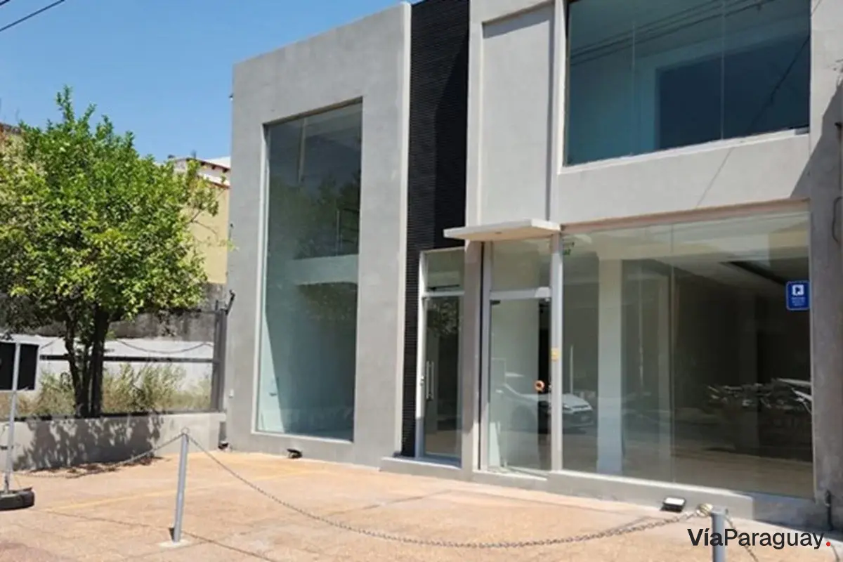 Commercial space for sale on Senador Long, Carmelitas