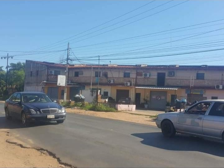 Espaço Comercial e Residência na Av. del Rosario, Luque
