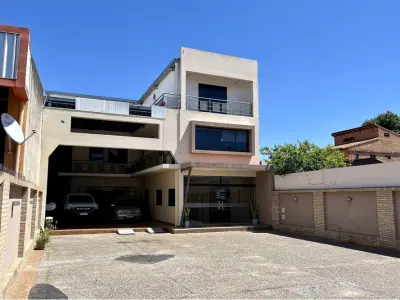 Local / showroom à venda com apartamentos em Fátima, San Lorenzo