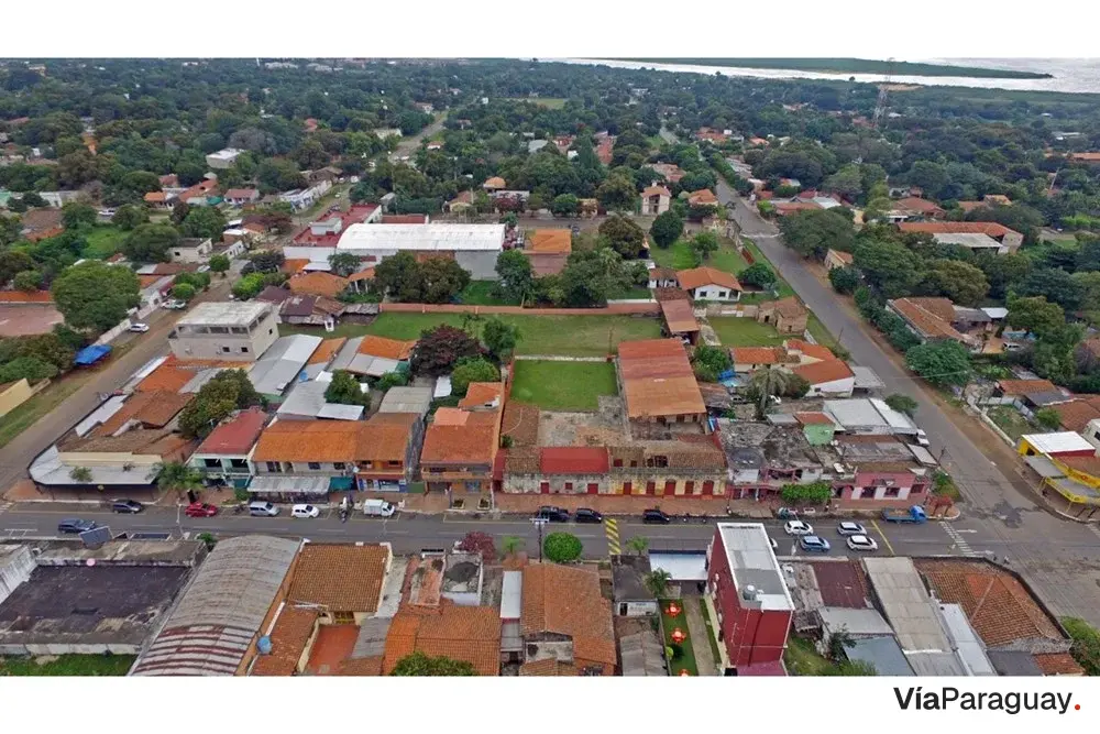 Commercial units and house for rent in Villeta