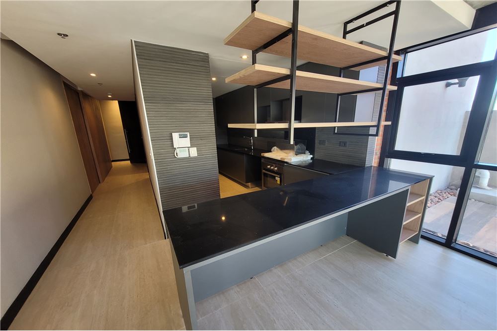 Loft en venta con terraza propia en zona Del Sol