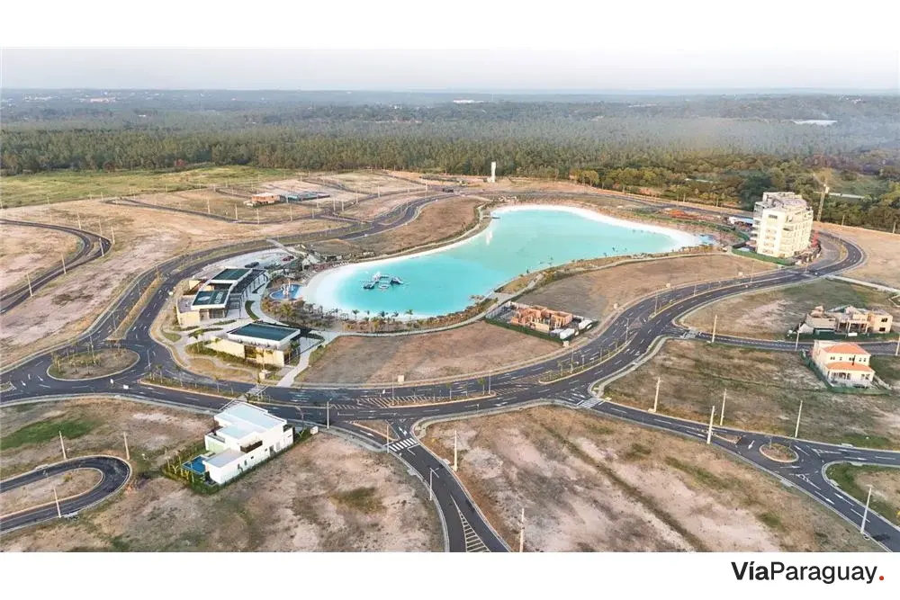 Lote à venda no condomínio Aquaterra, Luque