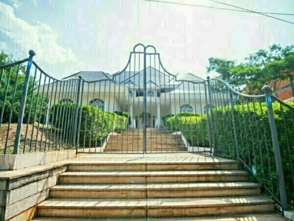Mansion for rent in Las Mercedes, Asunción | 4 bedrooms and pool