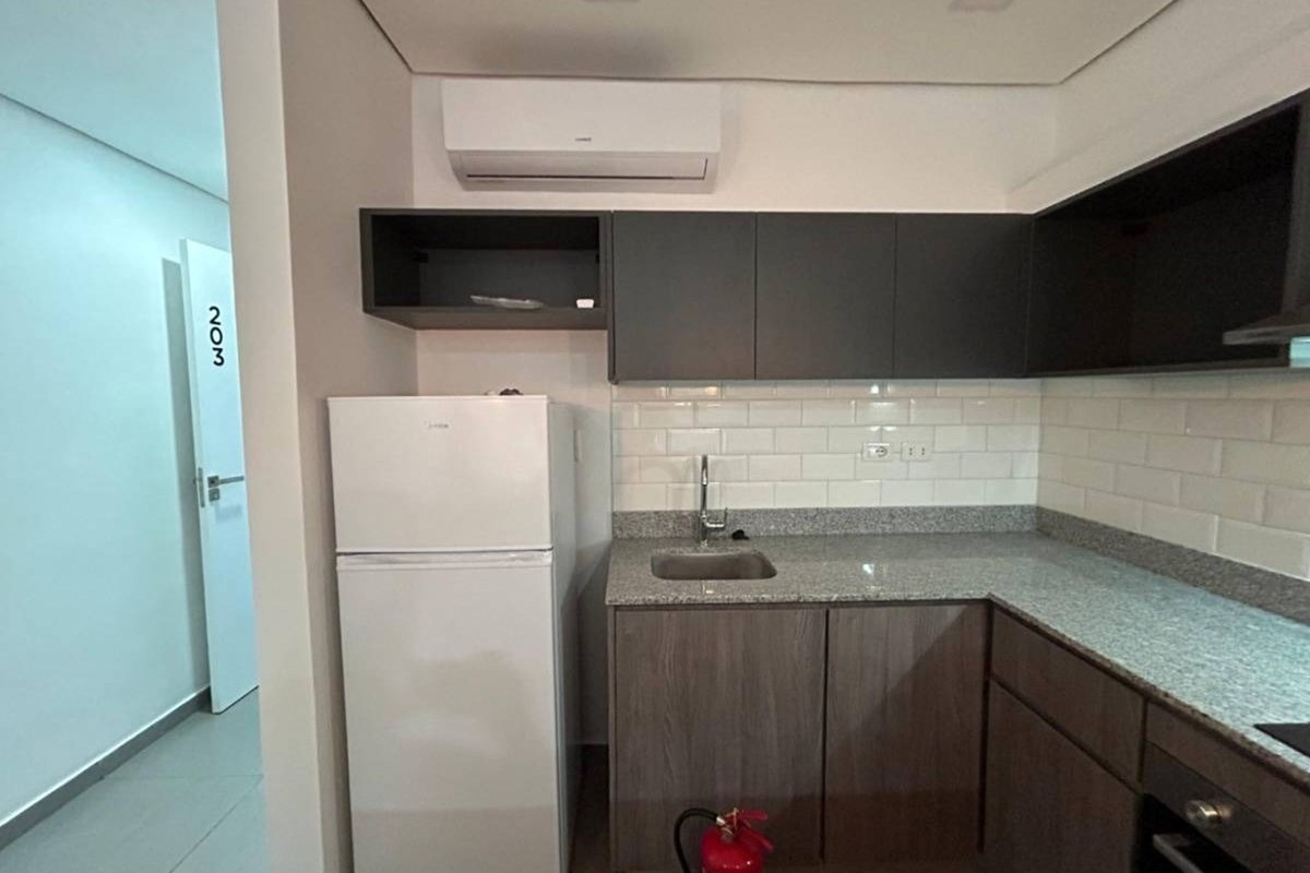 Semi-furnished studio apartment for rent in Ycuá Satí
