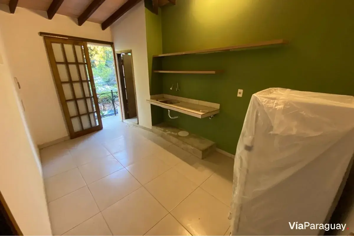 Monoambiente en venta con balcón en Fernando de la Mora