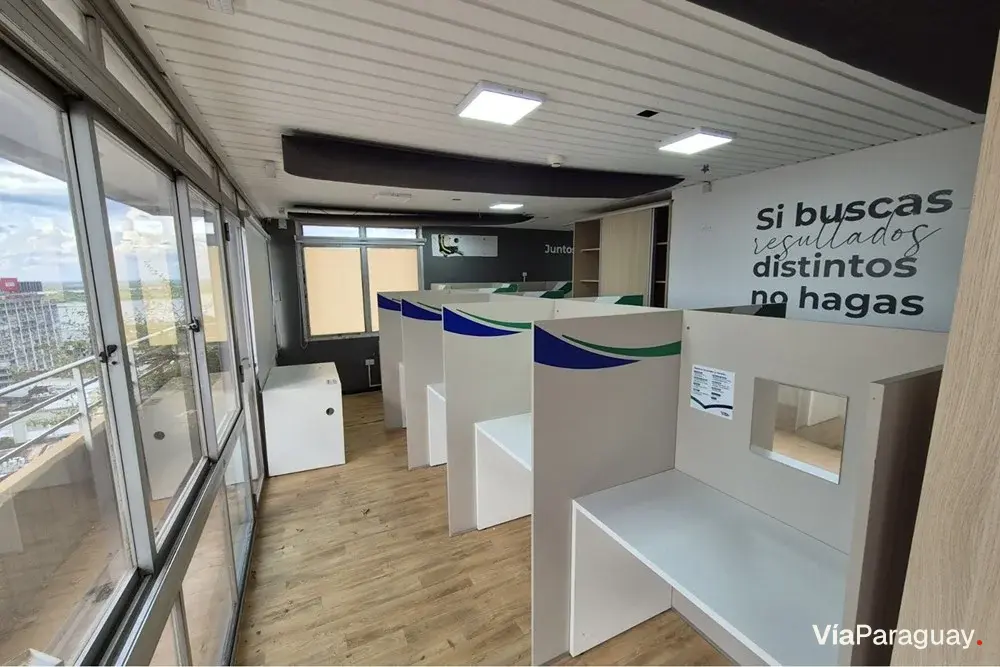 Oficina amoblada de 2 pisos en venta en el Centro