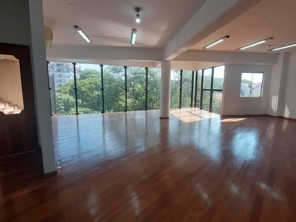 Escritório corporativo para alugar na Av. Boggiani, Assunção