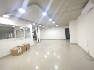 Office for rent of 120 m² in Villa Morra