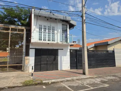 Escritório para alugar em Sajonia, Assunção – 160 m²