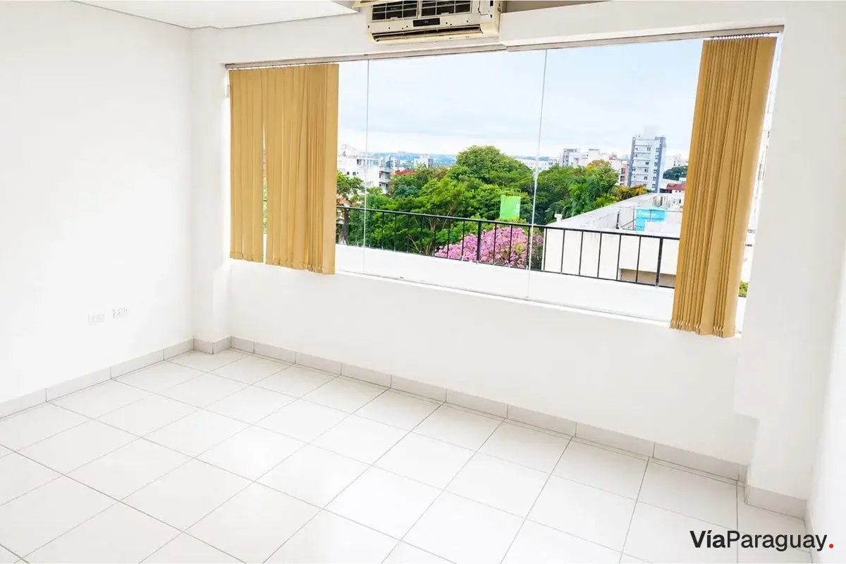 Office for rent in San Cristóbal, Asunción