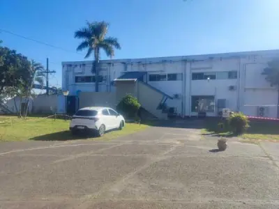 Escritórios corporativos para alugar na Av. Sacramento, Assunção — 500 m²