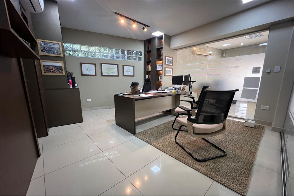 Corporate offices for sale in La Encarnación