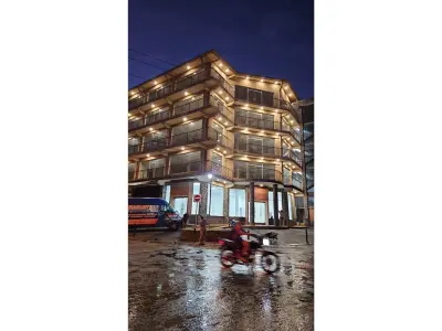 Planta baja de edificio corporativo a estrenar en alquiler, Villa Elisa