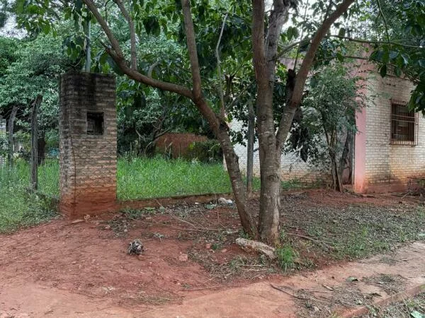 Propiedad comercial con depósito en venta en Capiata