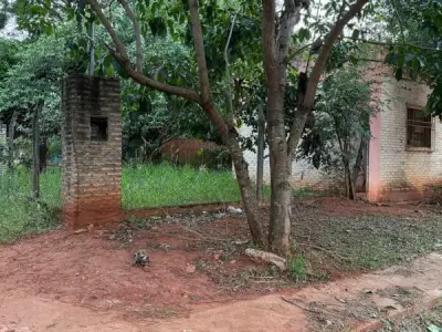 Propiedad comercial con depósito en venta en Capiata