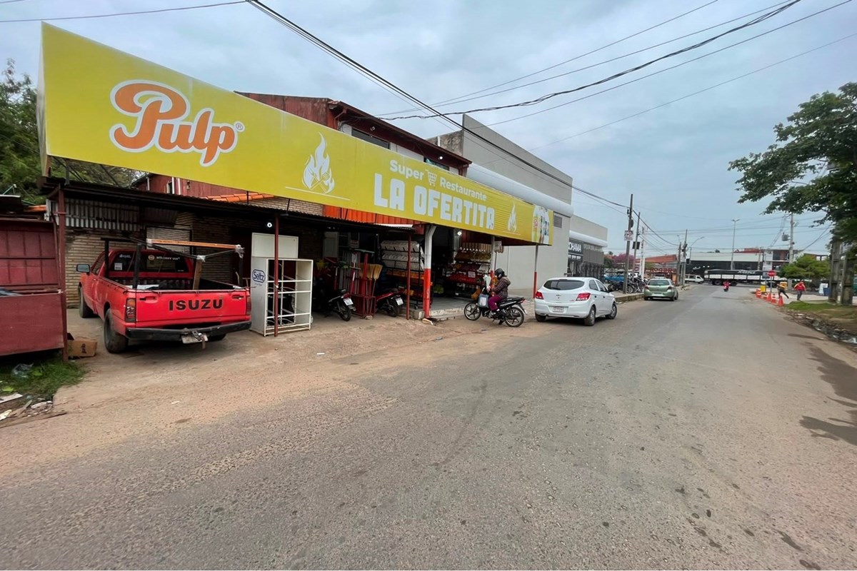 Propriedade comercial com residência à venda em Mariano Roque Alonso