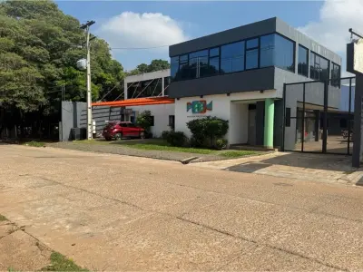 Propiedad comercial e industrial en venta en Limpio