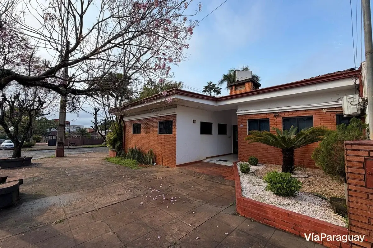 Propiedad comercial en alquiler en Encarnación, Itapúa