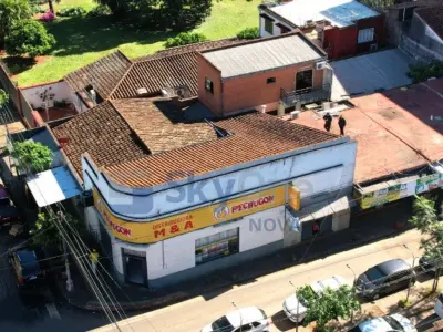 Propriedade comercial à venda com 11 salas e casa em San Lorenzo