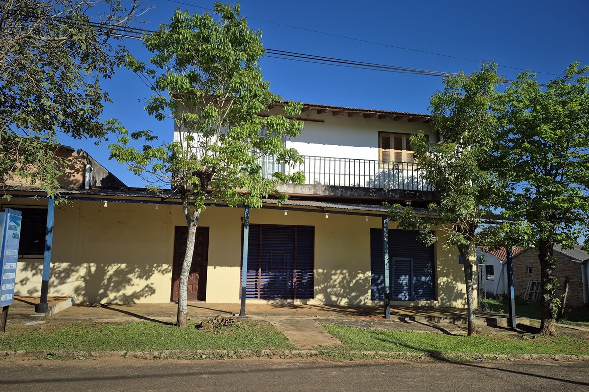 Propriedade comercial à venda no Barrio Sta. Teresita, Caazapá