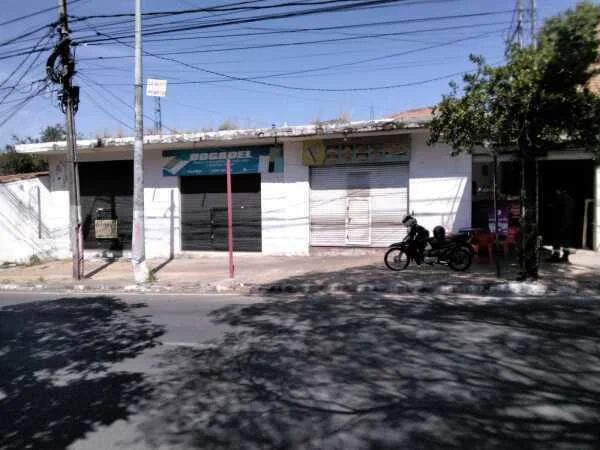 Commercial property for sale in Vista Alegre, Asunción — 4 rented shops