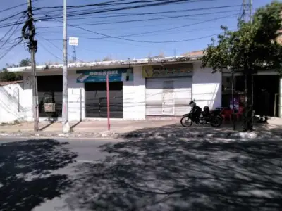 Commercial property for sale in Vista Alegre, Asunción — 4 rented shops