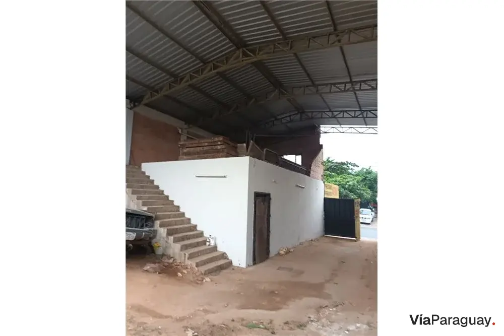 Propriedade comercial à venda em avenida em Ñemby