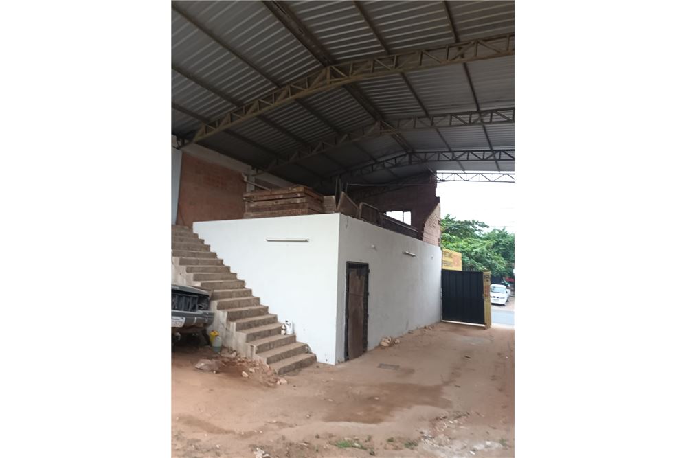 Propriedade comercial à venda em avenida em Ñemby