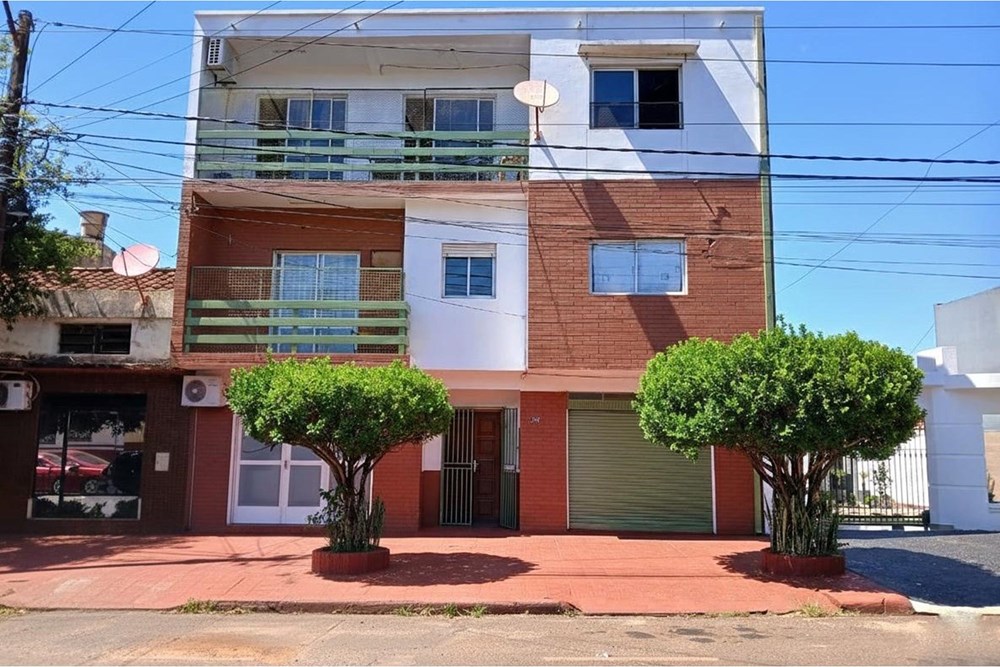Propriedade comercial multifuncional à venda em Encarnación