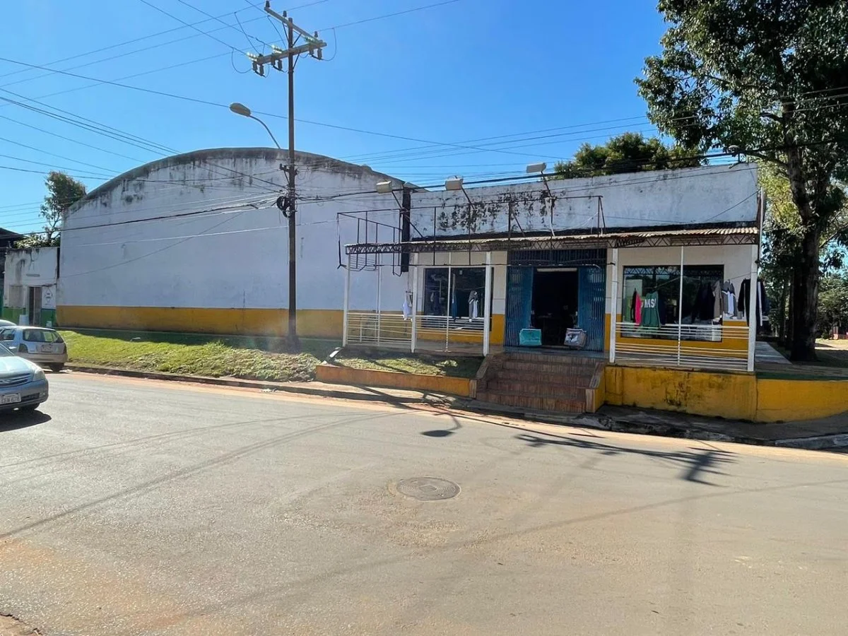 Imóvel Comercial com Depósito e Loja na Rota PY13, Caaguazú